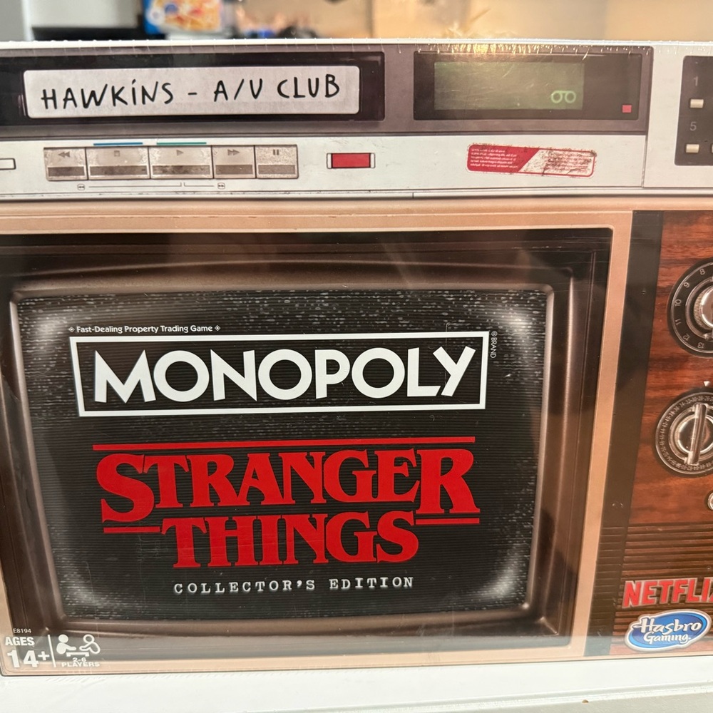 Hasbro Stranger Things Monopoly Game collectors edition SEALED